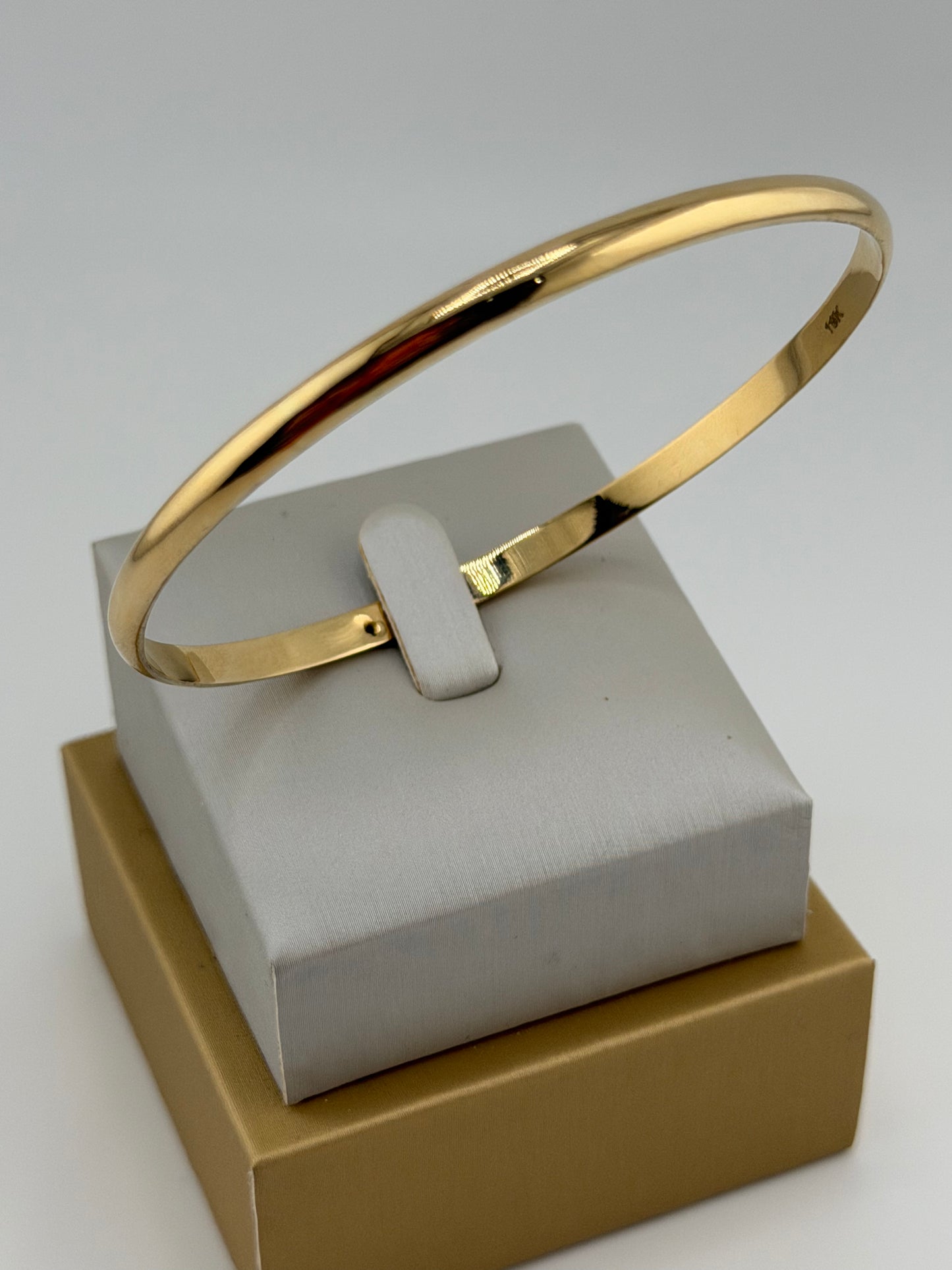 Lot de 2 Bracelets Jonc en Or Jaune 18K – Élégance Intemporelle