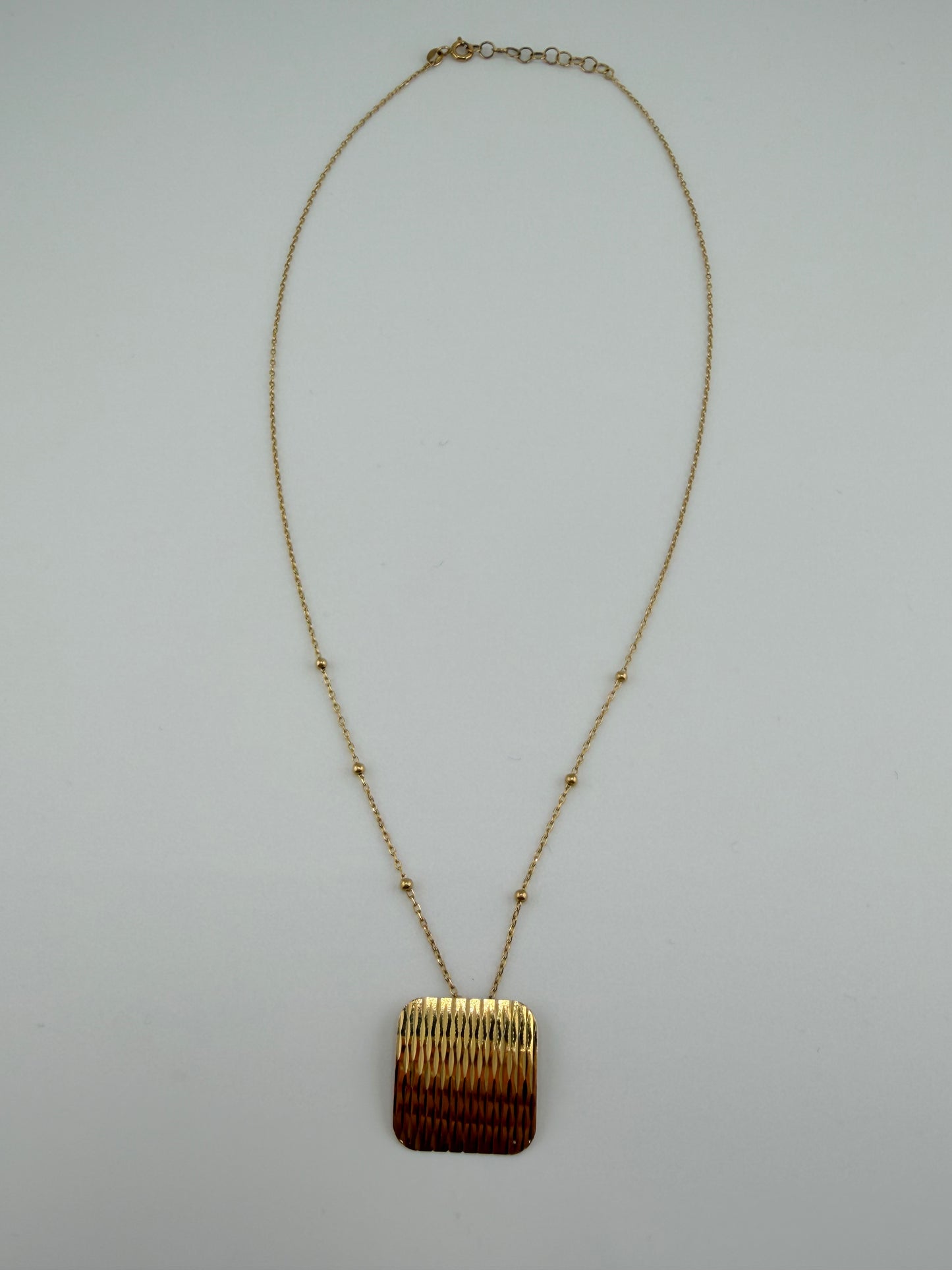 Collier Pendentif Carré Texturé