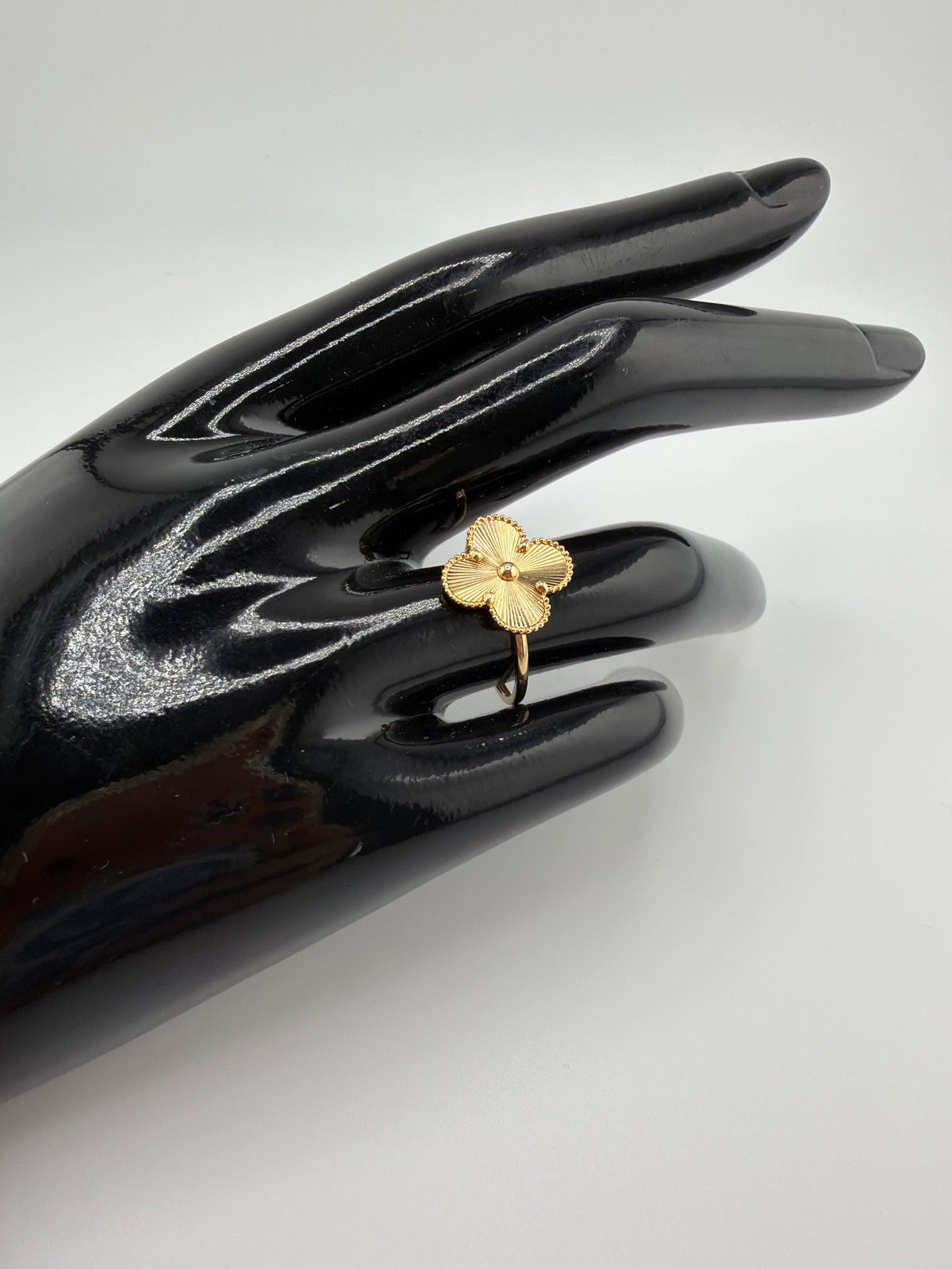 Bague trèfle légère en or 18K 1.64g