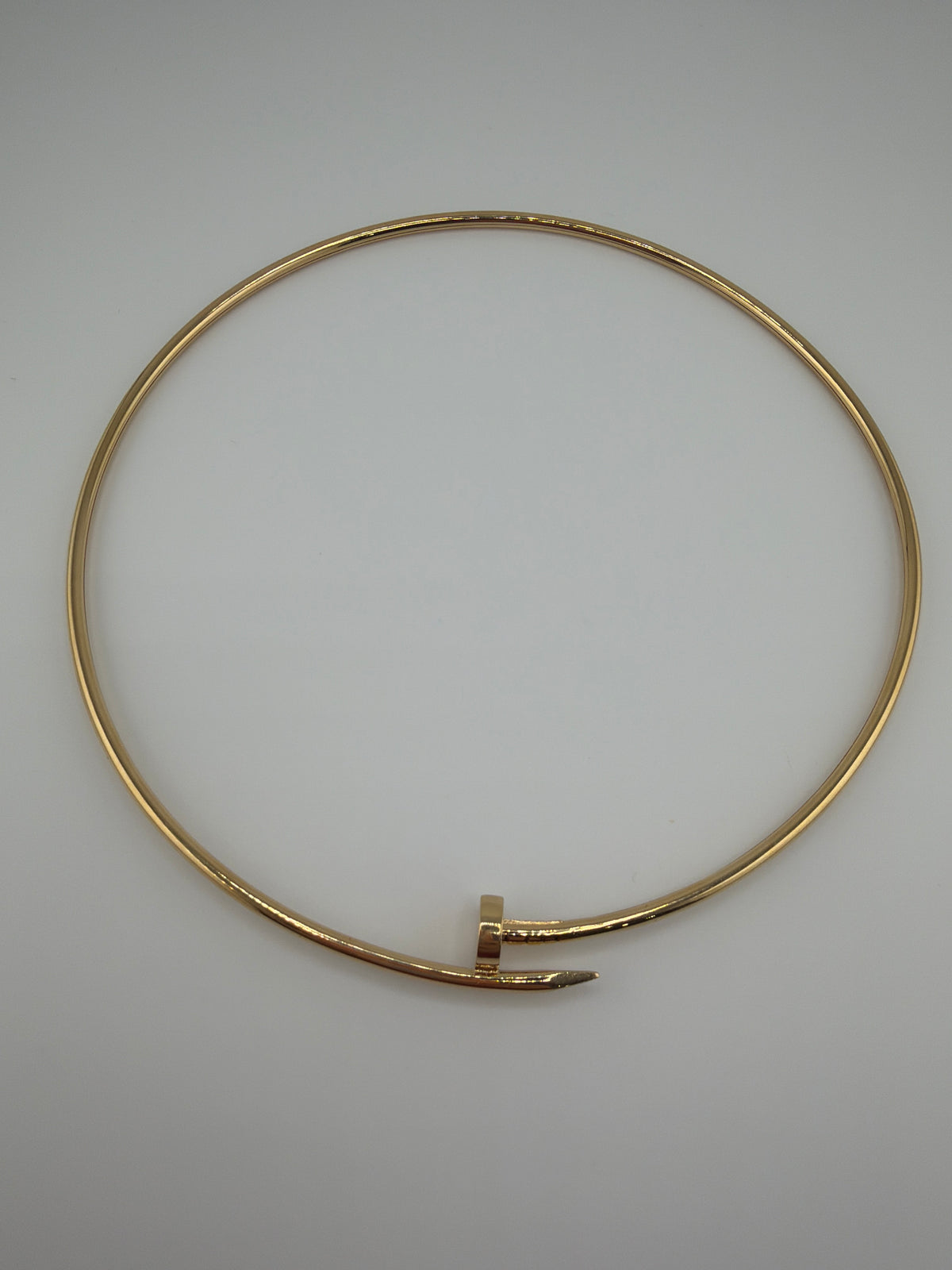 Collier rigide en or jaune 18K – 16,22 g