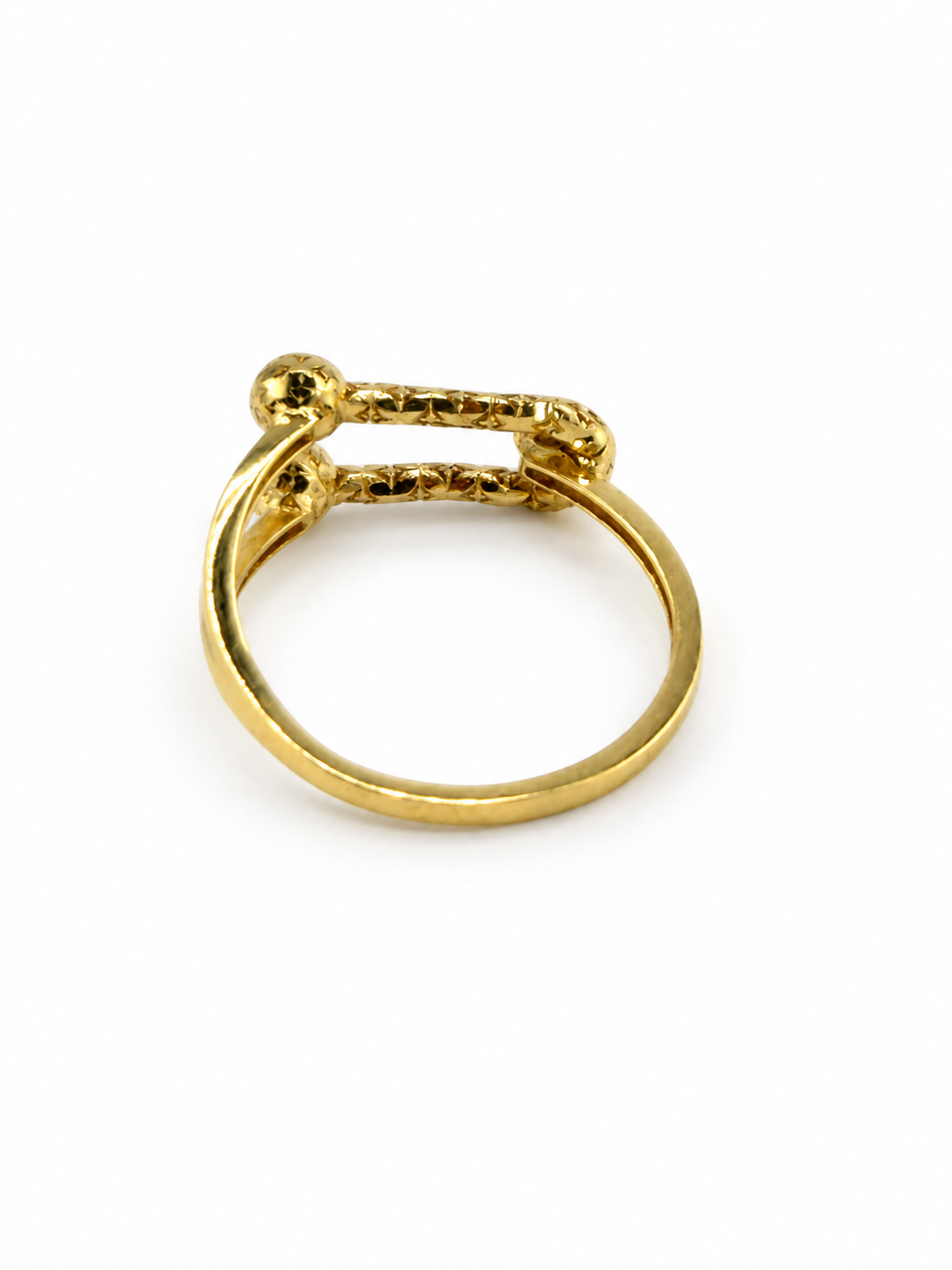 Bague élégante en or jaune 18 carats — taille 9