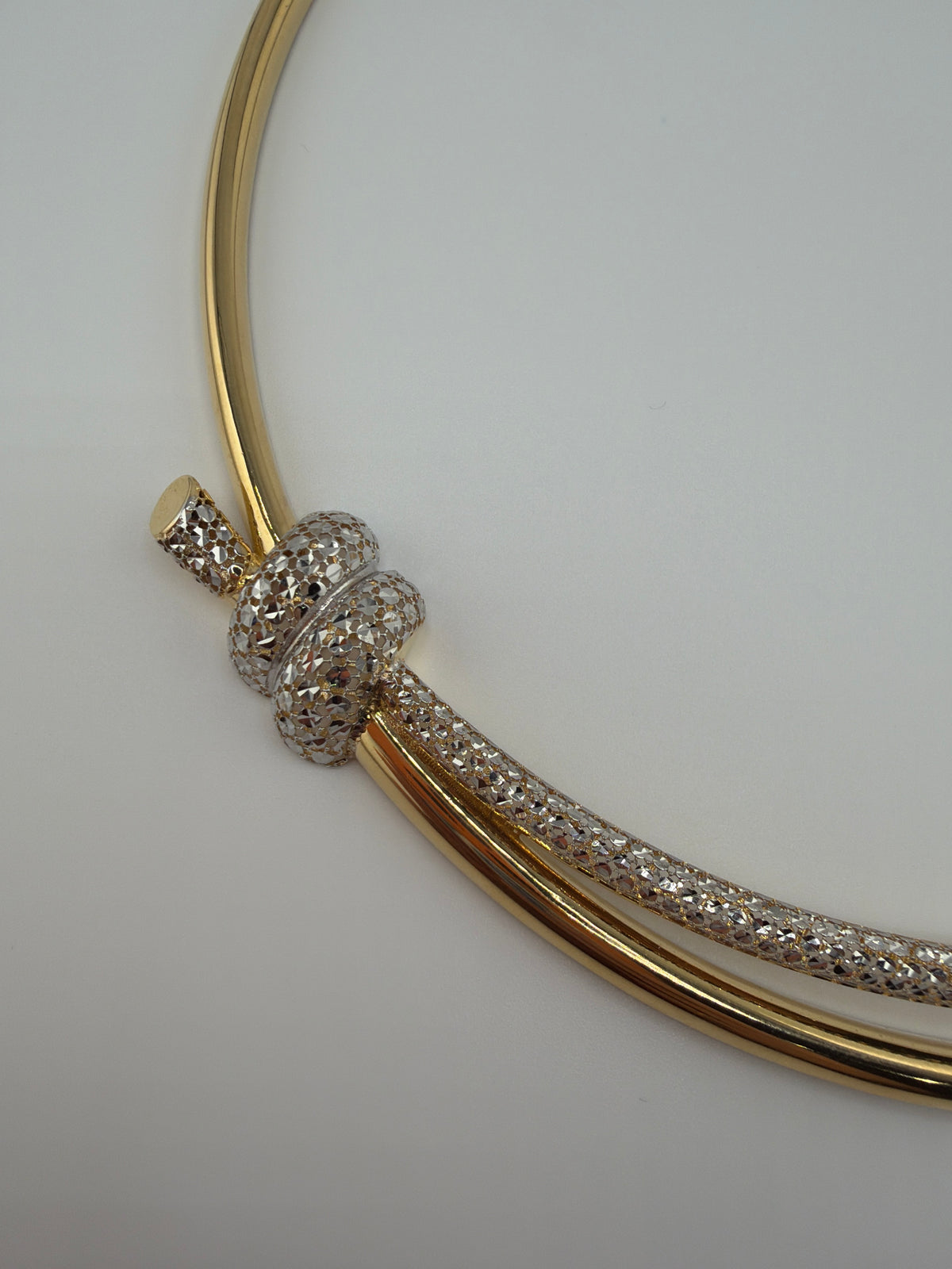 Collier de Noeud rigide bicolore en or 18K