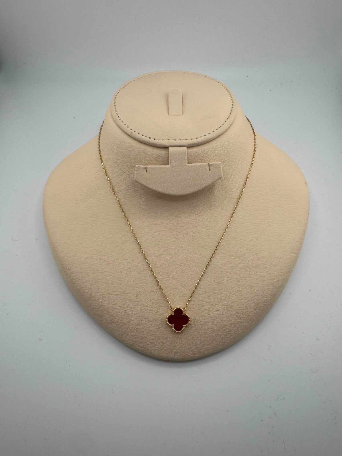 Collier Trèfle Rouge en Or 18 Carats