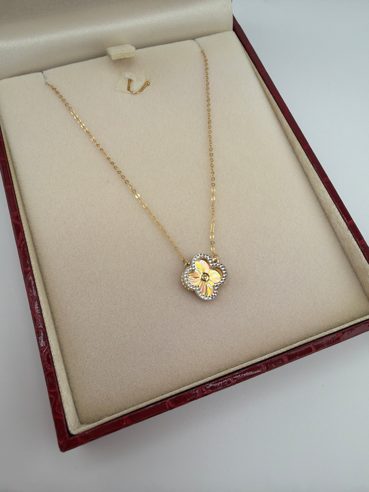 Collier Trèfle Bicolore en Or 18K – 2.19g