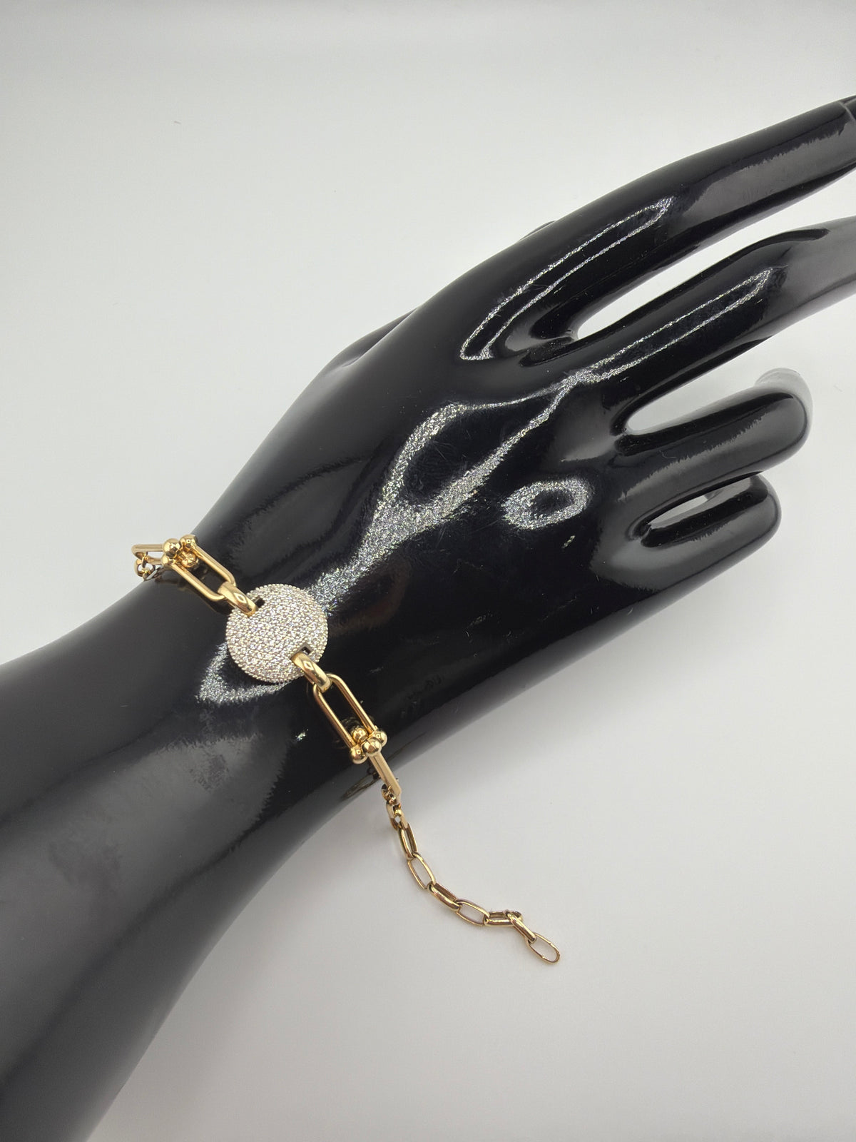 Bracelet maillons avec médaillon – Or 18K. 4.85g