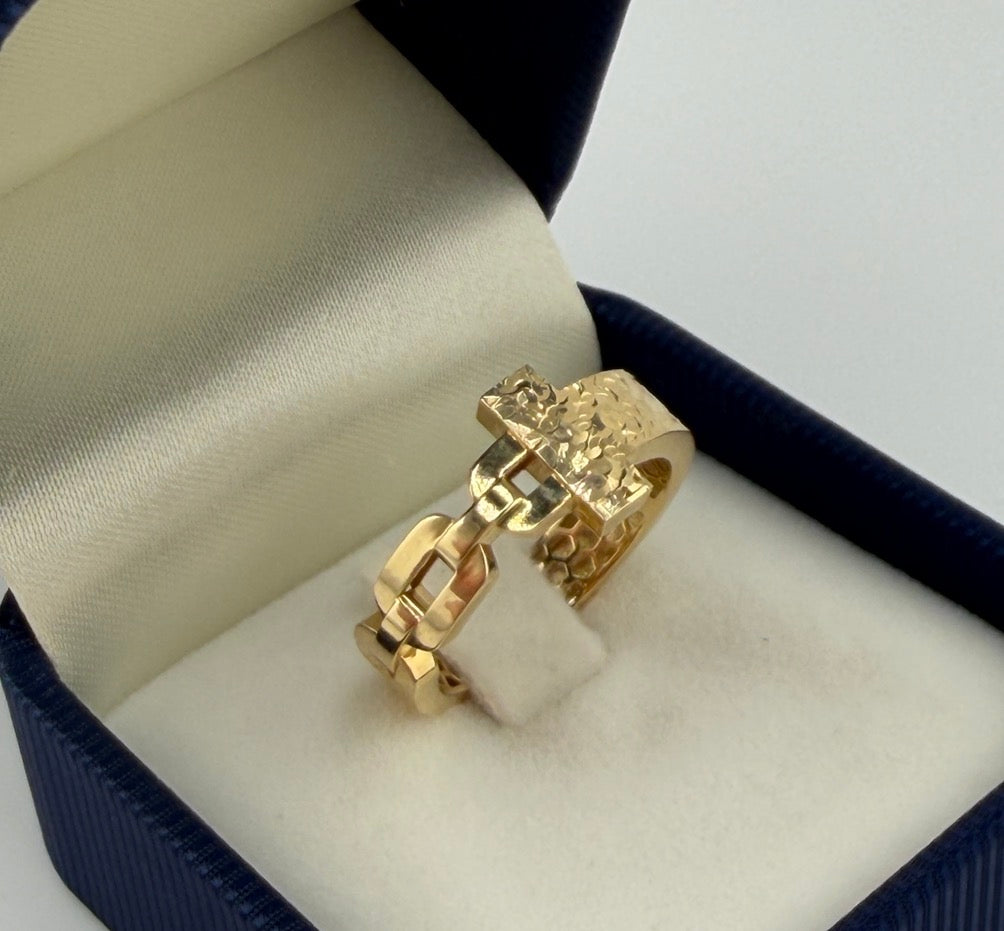 Bague sculpturale en or jaune 18K