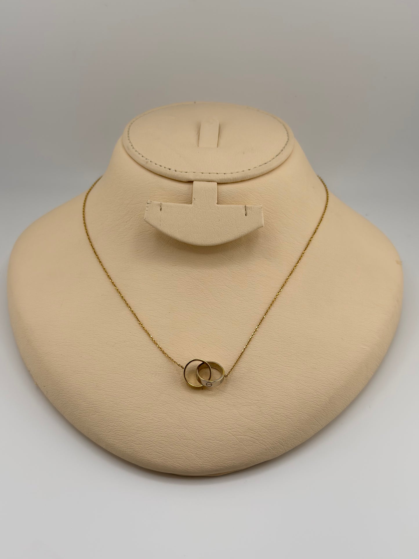 Collier Double Anneaux Entrelacés en Or 18K