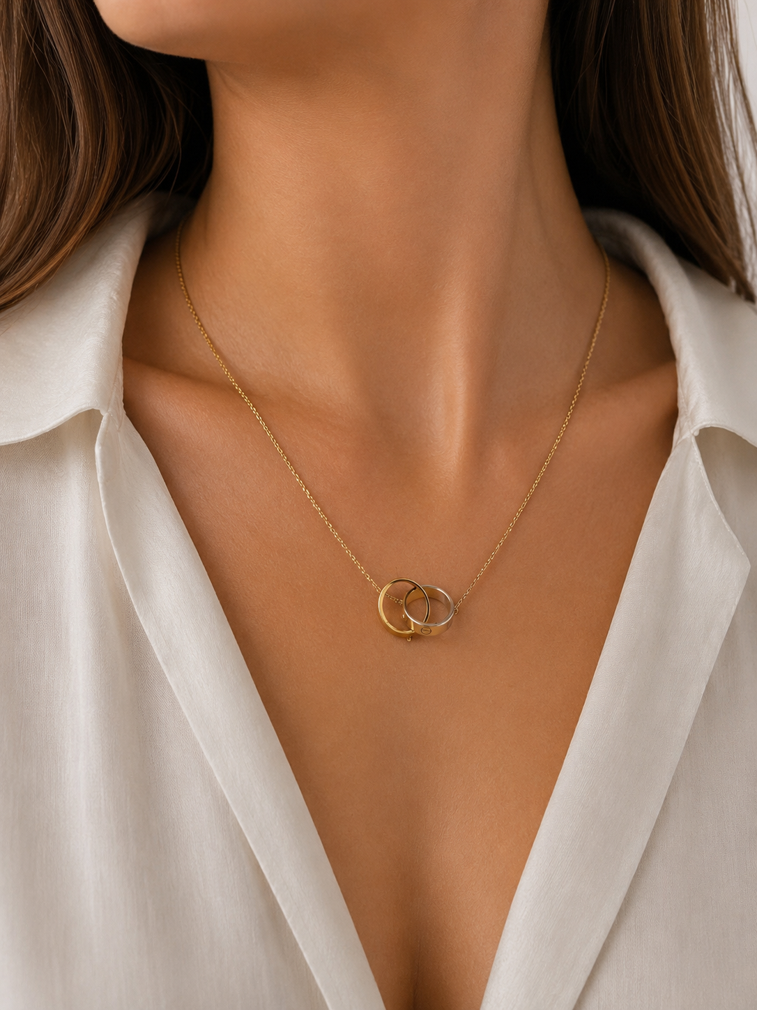 Collier Double Anneaux Entrelacés en Or 18K
