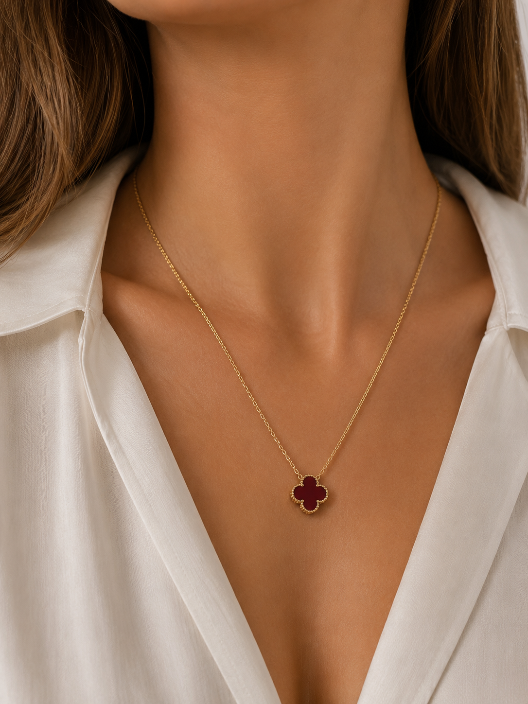 Collier Trèfle Rouge en Or 18 Carats