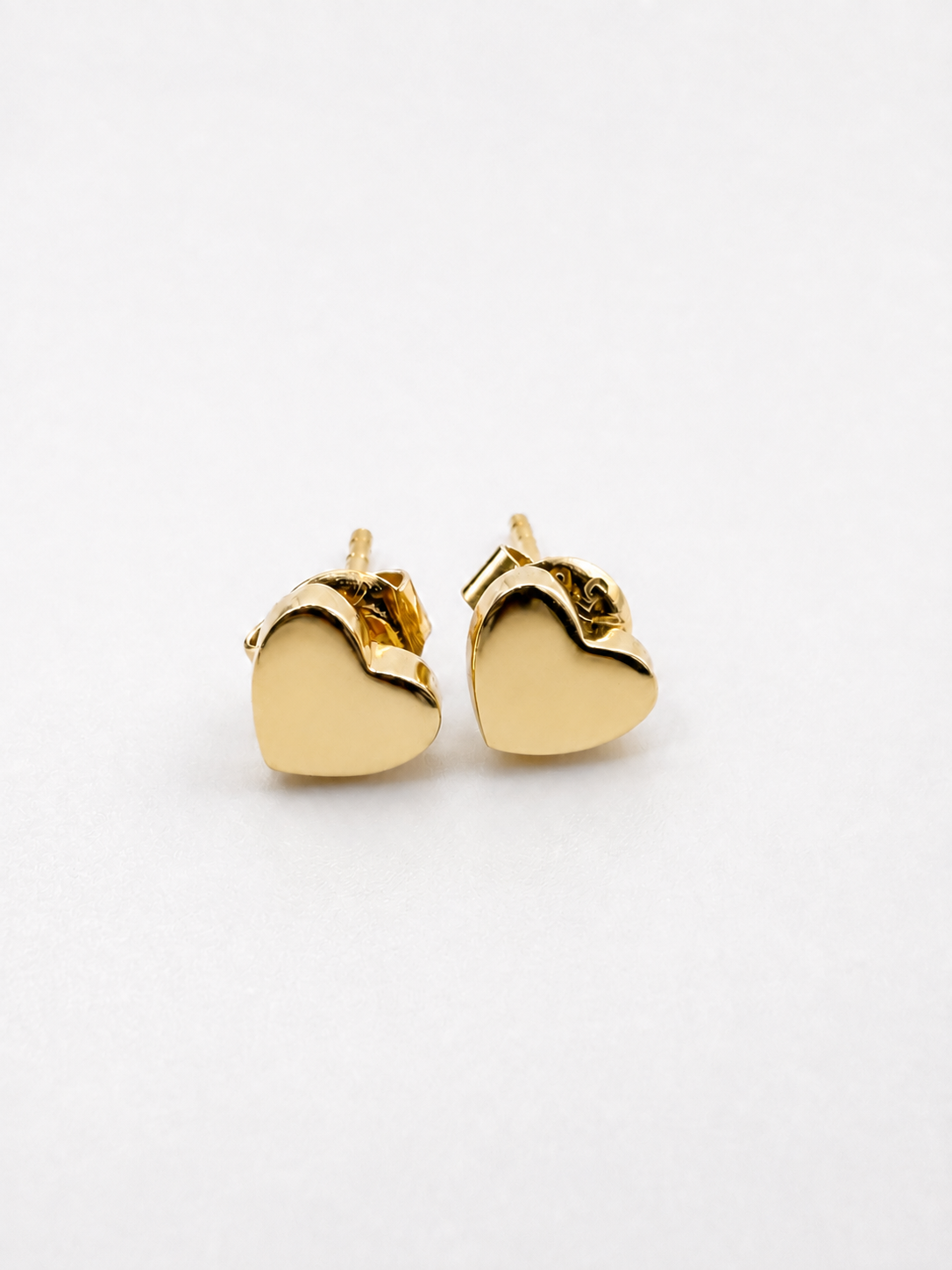 Small 18K gold heart earrings
