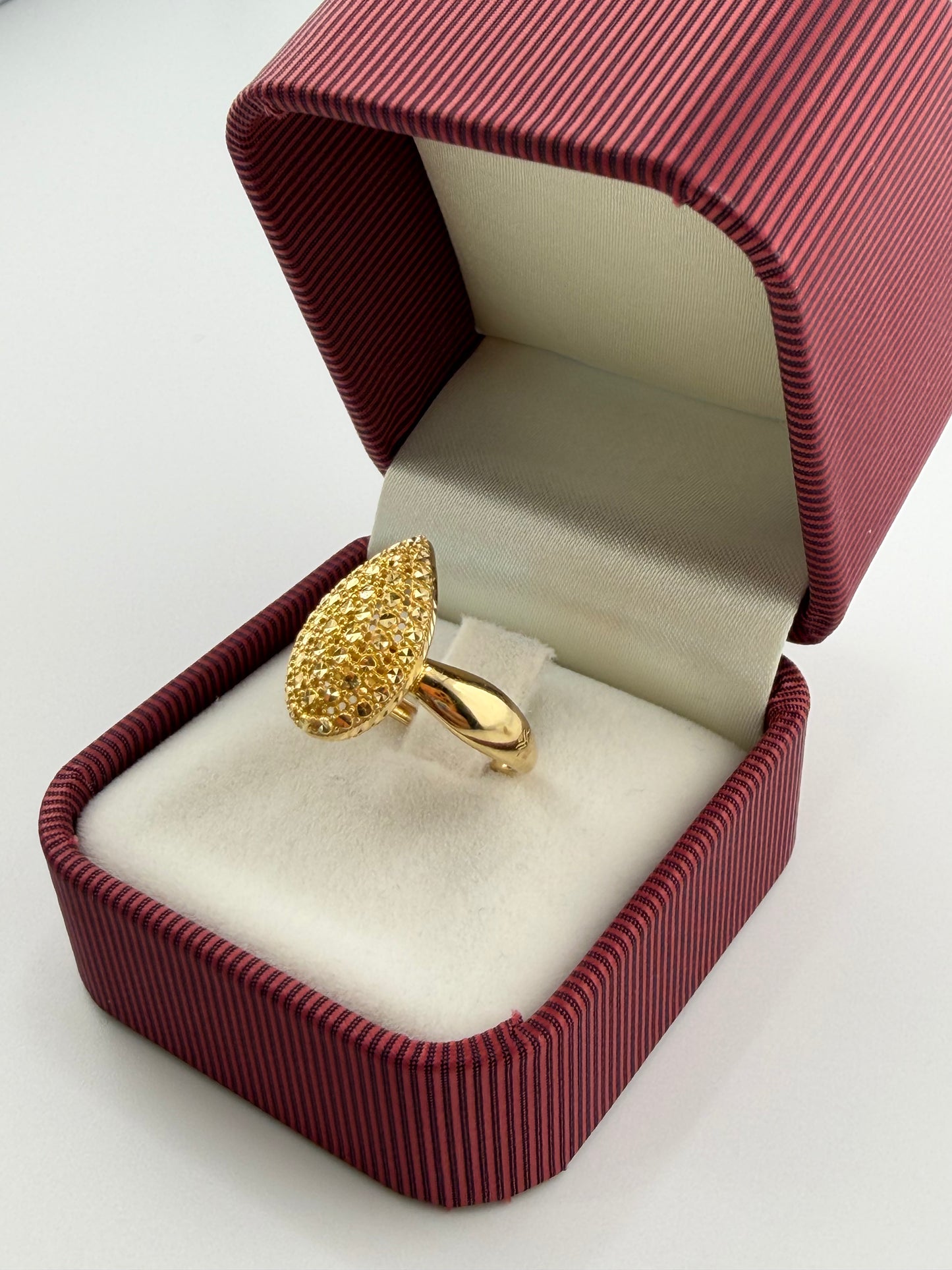 18K Yellow Gold Diamond Drop Ring