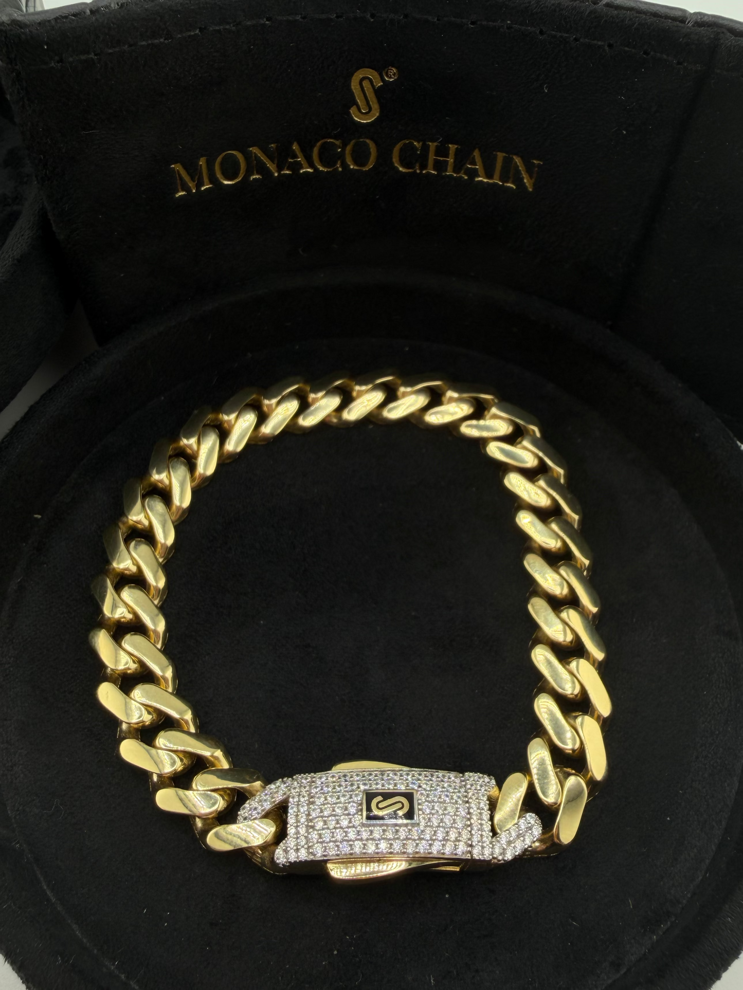 Bracelet Monaco à maille cubaine en or 18K avec zircons – 15,96 g