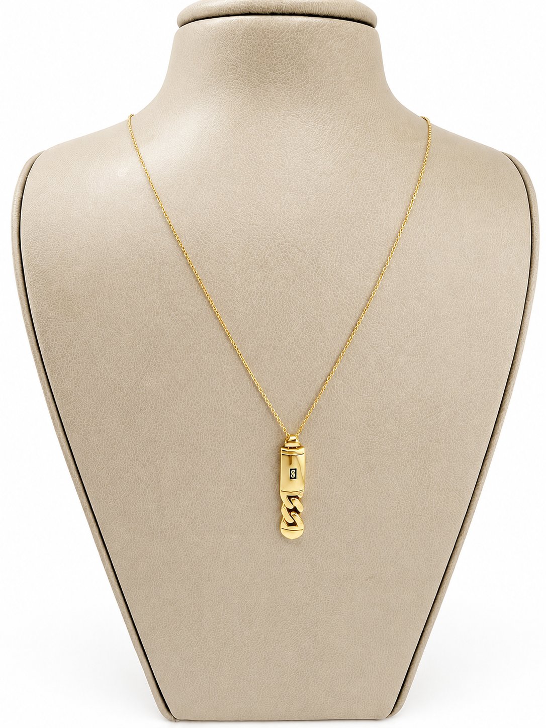 Chaîne avec pendentif Monaco petit format en or 18K – 44 cm