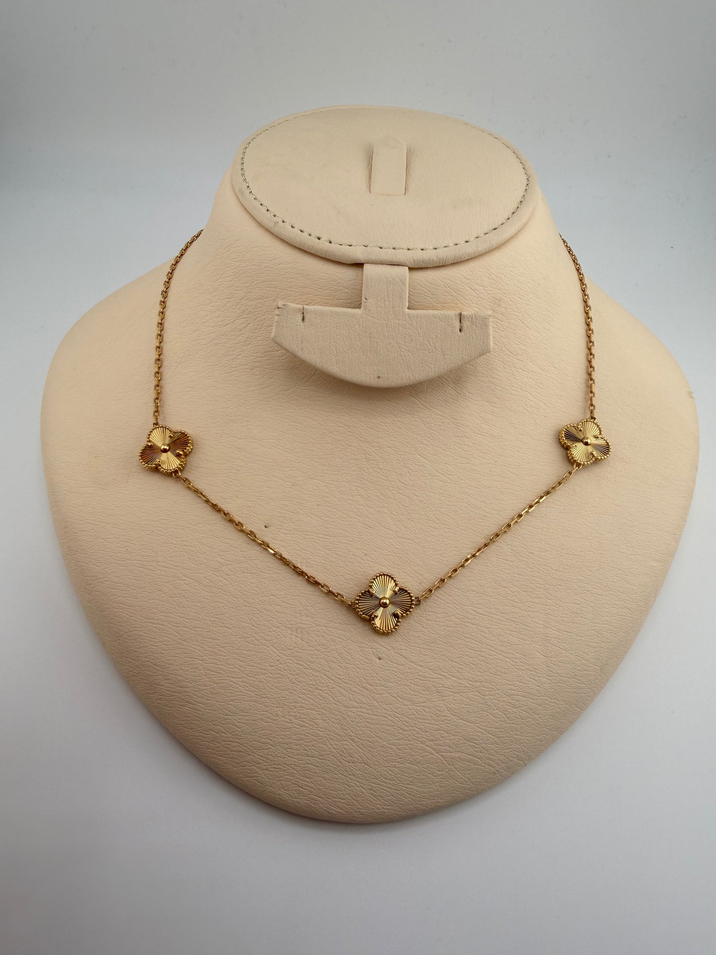 Collier fleurs de trèfle en or massif 18K – 44 cm