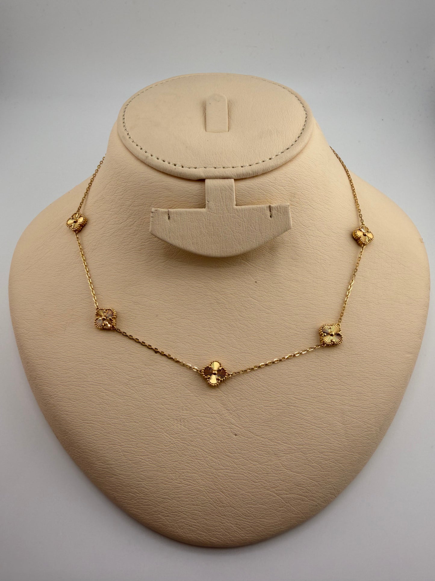 Collier à cinq trèfles en or 18K – Petit format – 44 cm