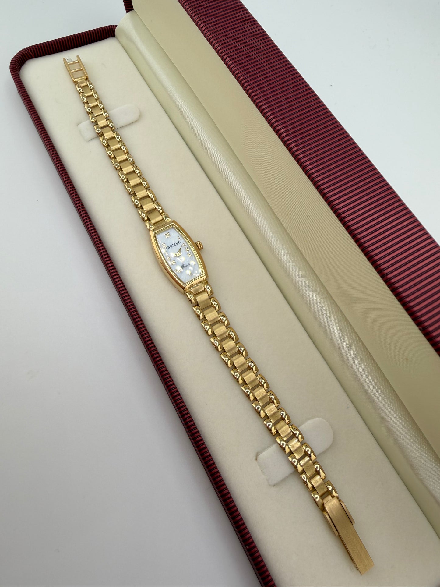 Montre Genève originale en or 18K –20,48 g – Certificat d’authenticité