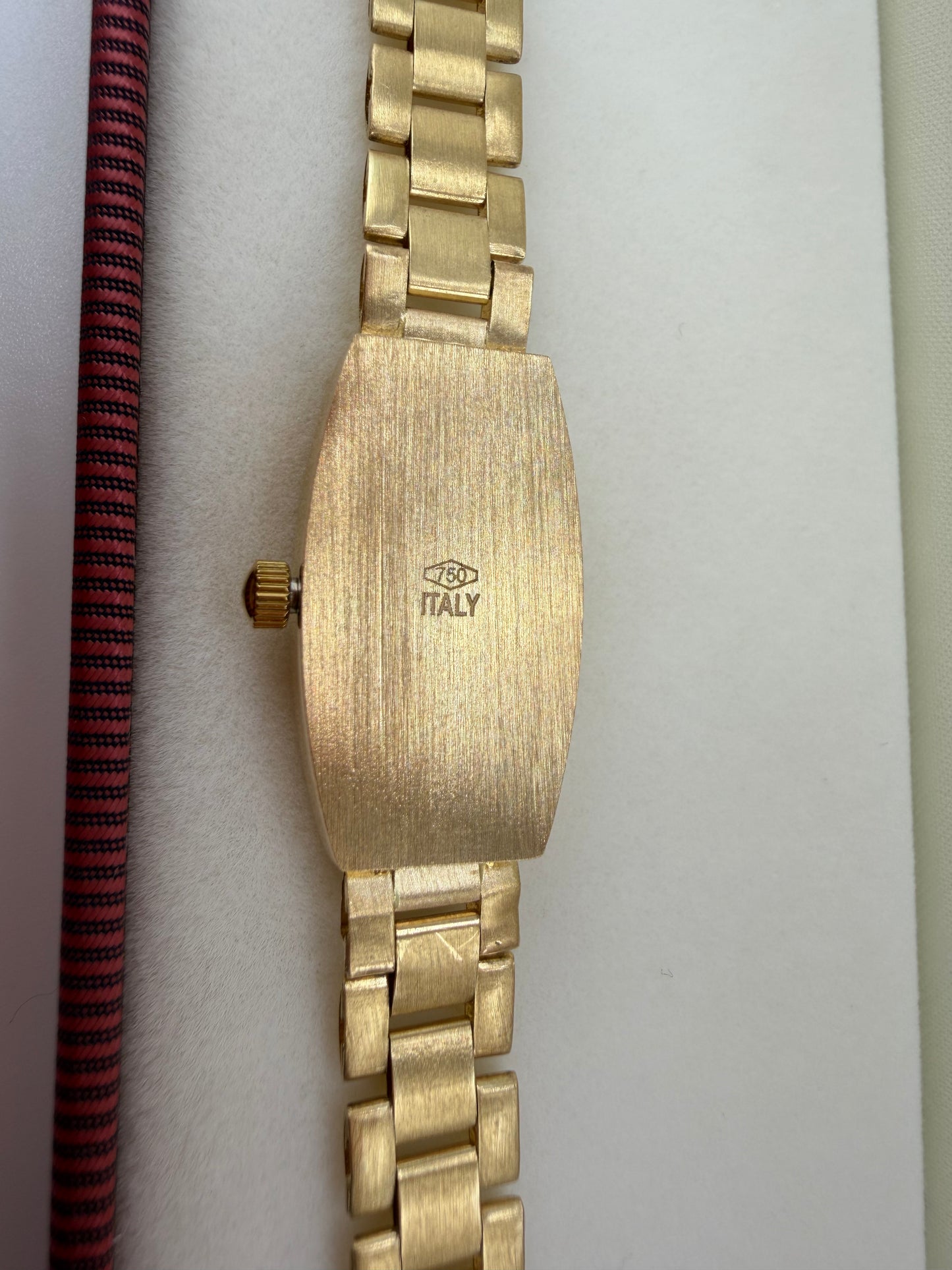 Montre Genève originale en or 18K –20,48 g – Certificat d’authenticité