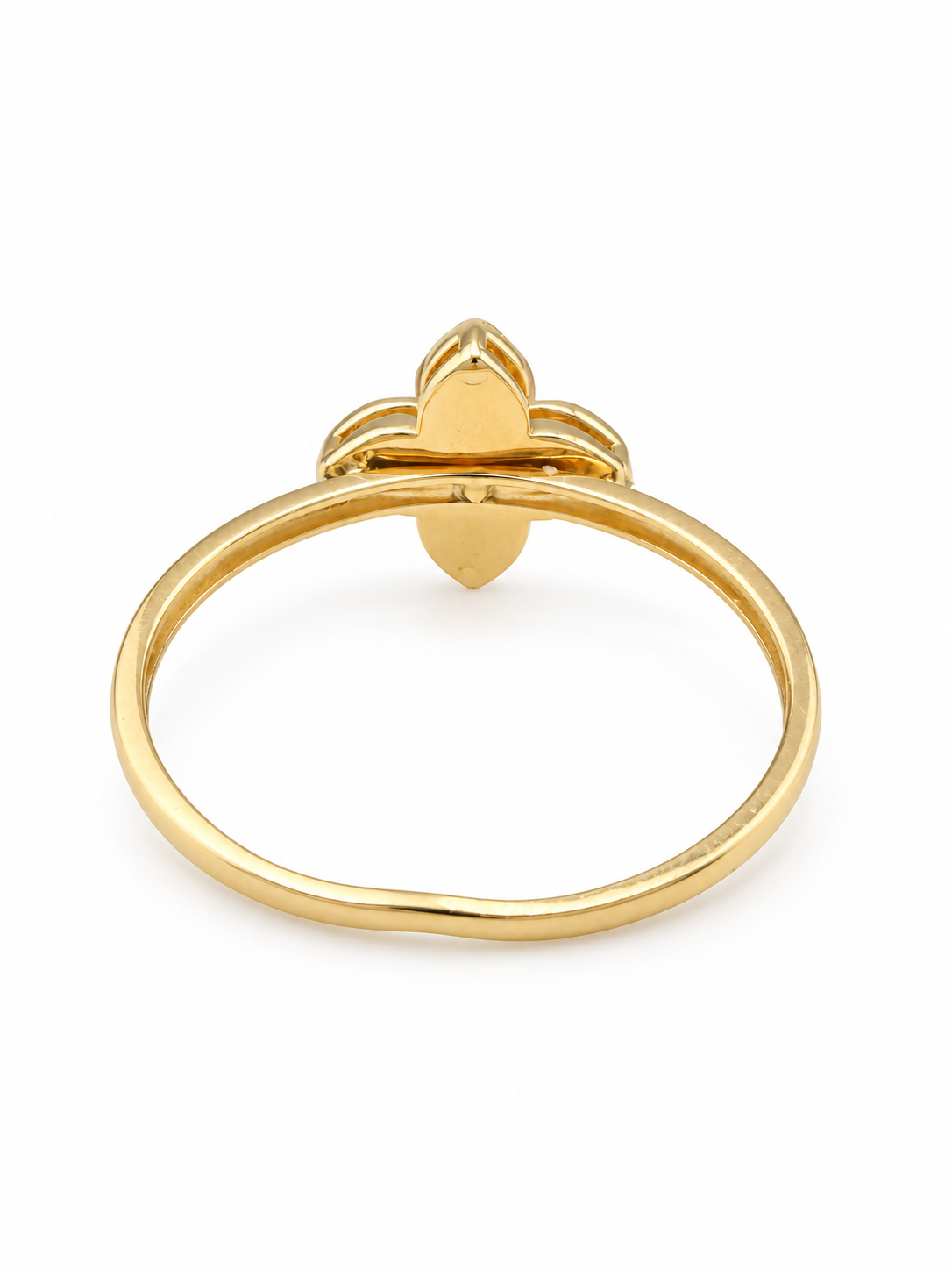 Petite bague fleur ajourée en or 18K 1.39g