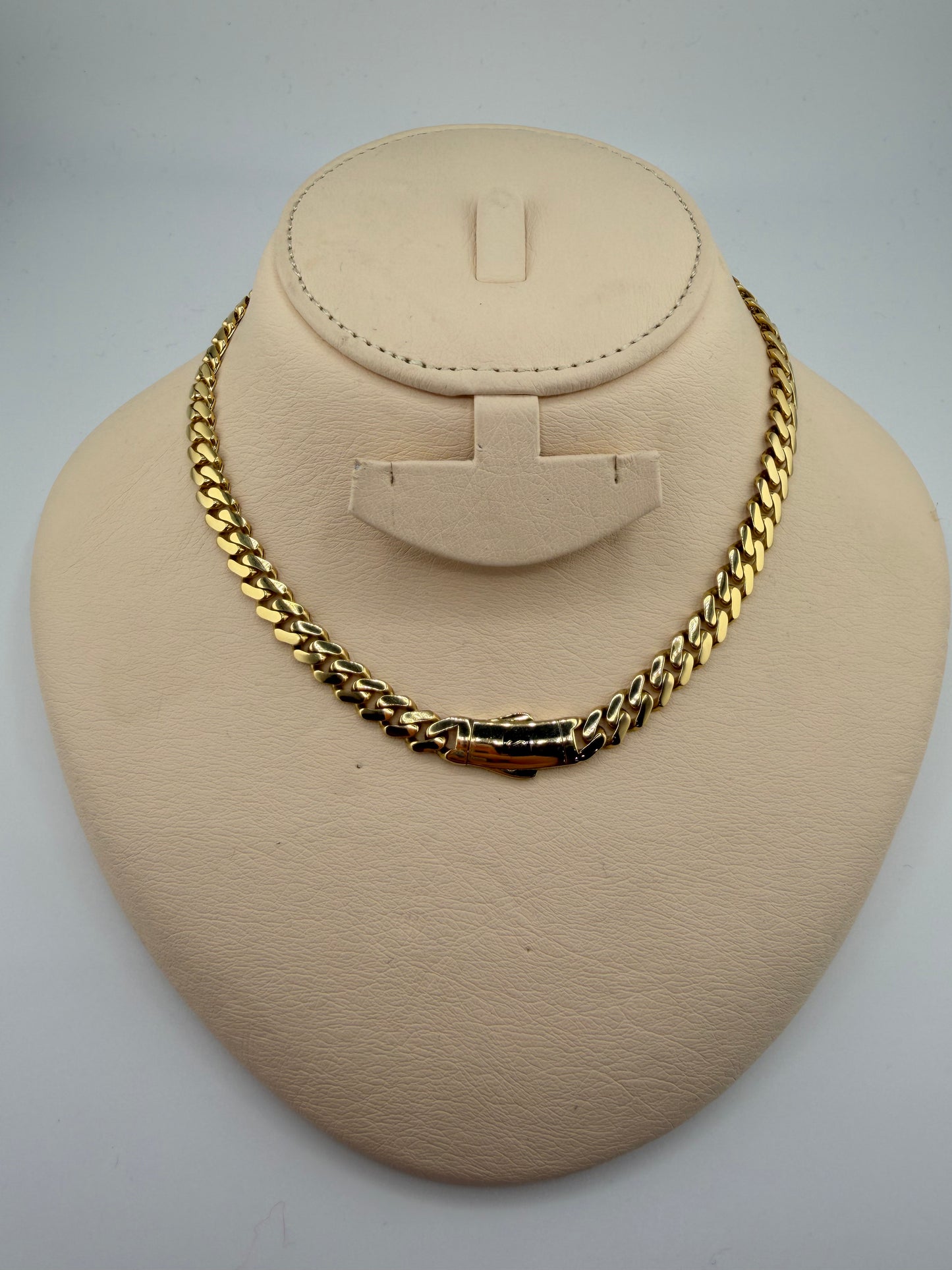 Collier Monaco Chain à maillons larges 8 mm en or 18K – 23,15 g