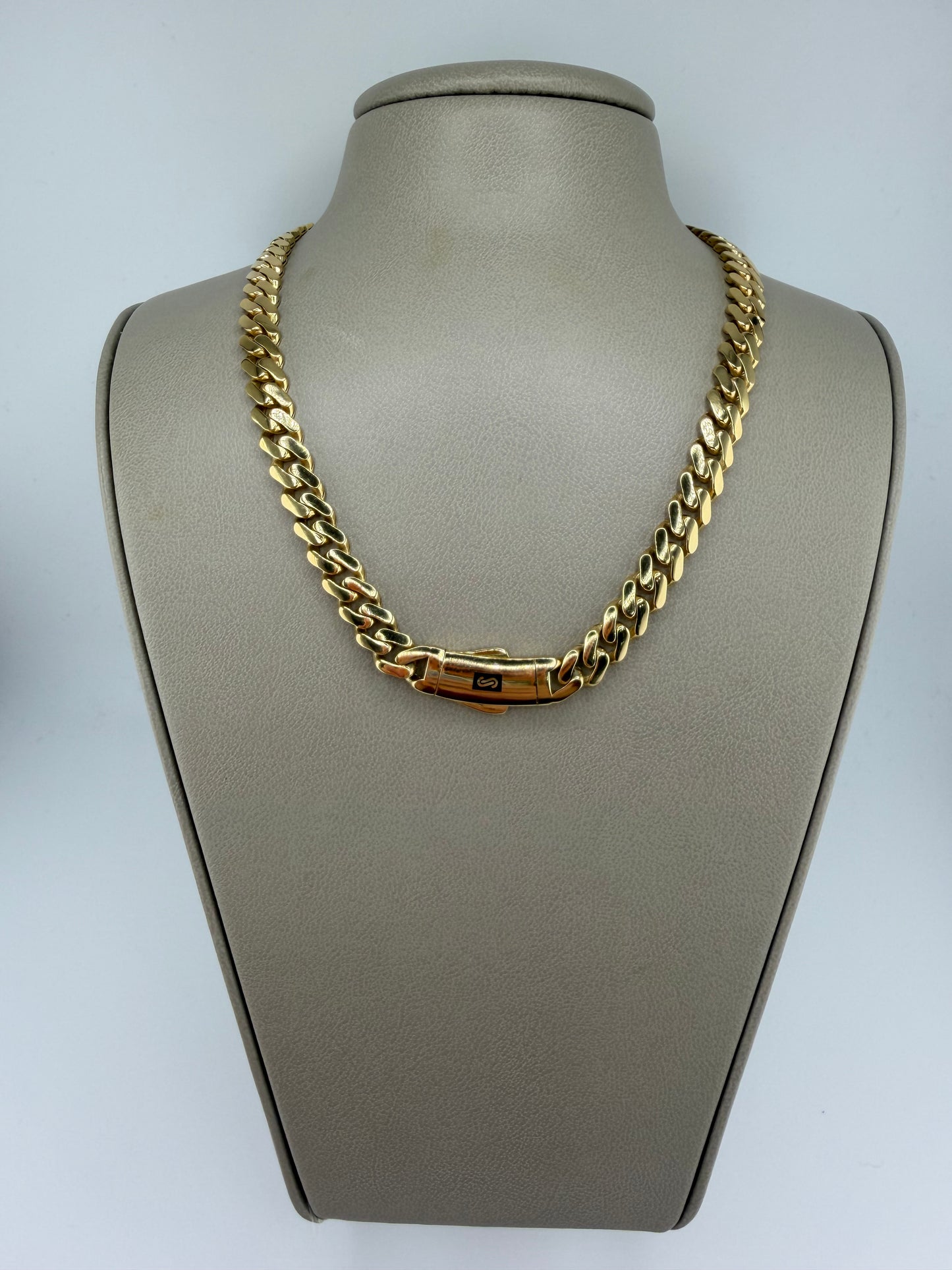 Collier Monaco Chain à maillons larges 8 mm en or 18K – 23,15 g