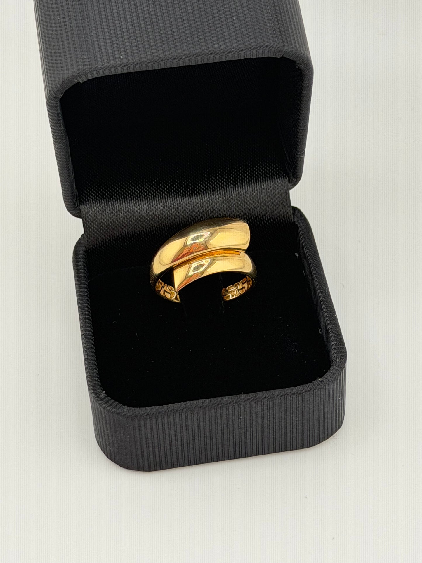 Bague ruban ajouré en or 18 carats – 2,64 g