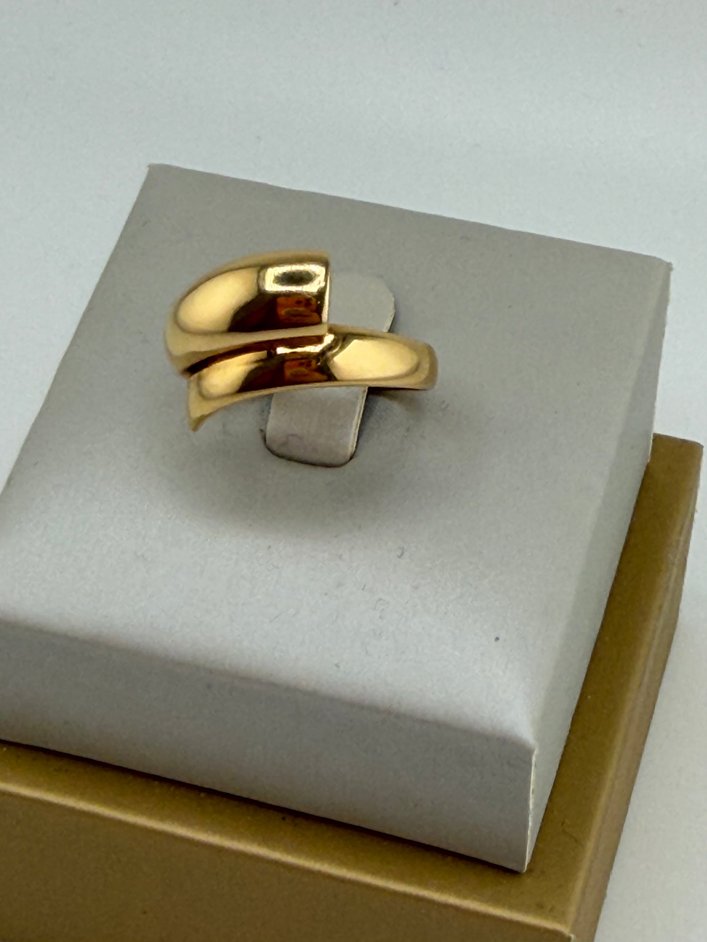 Bague ruban ajouré en or 18 carats – 2,64 g