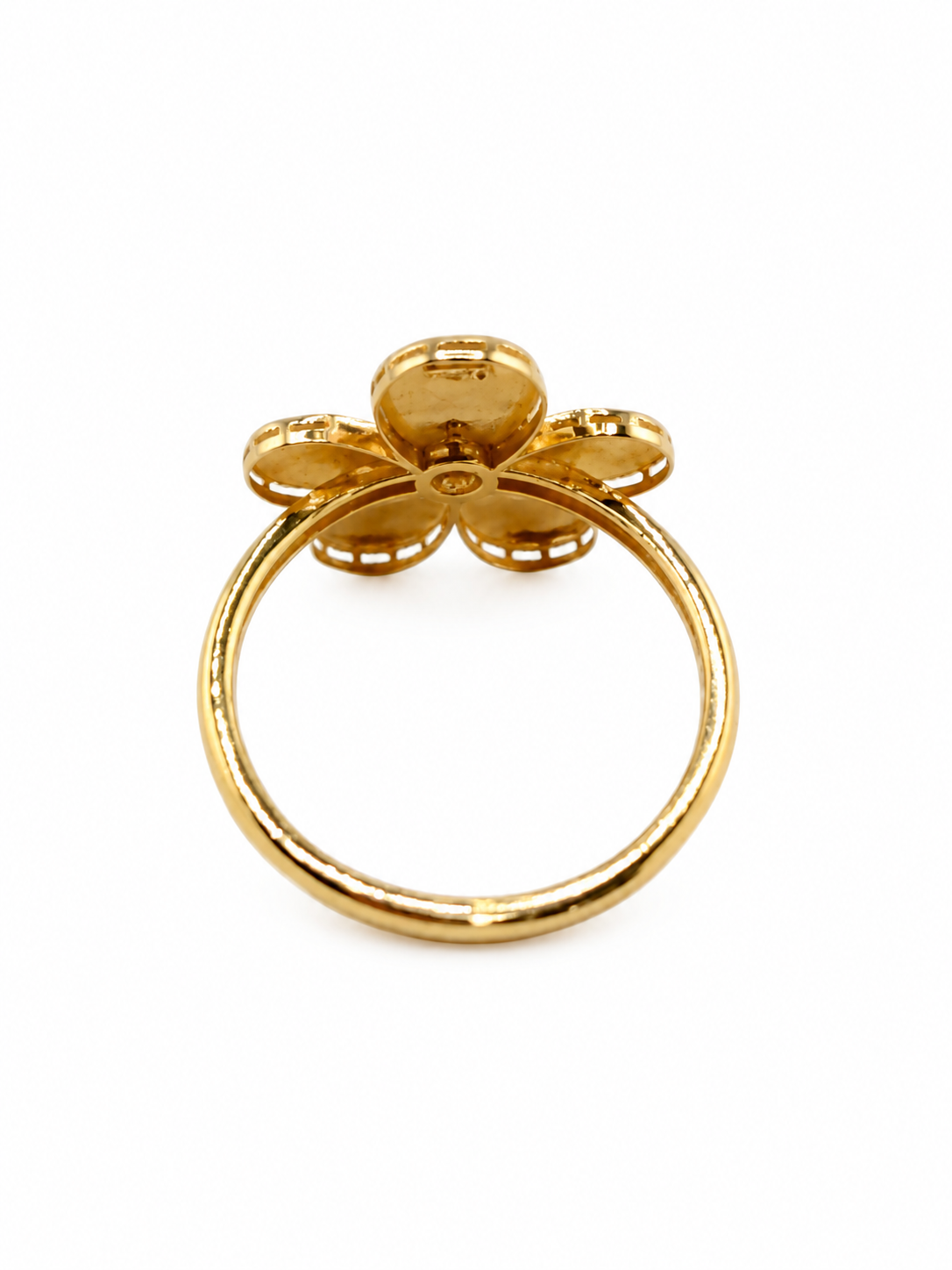 Bague fleur en or jaune 18 carats — 1,95 g