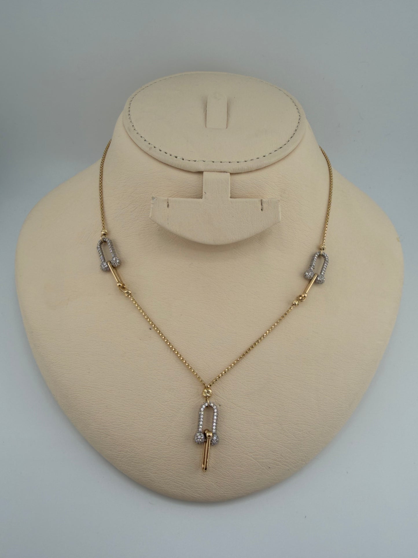 Collier en or 18 carats avec détails élégants – 7,61 g