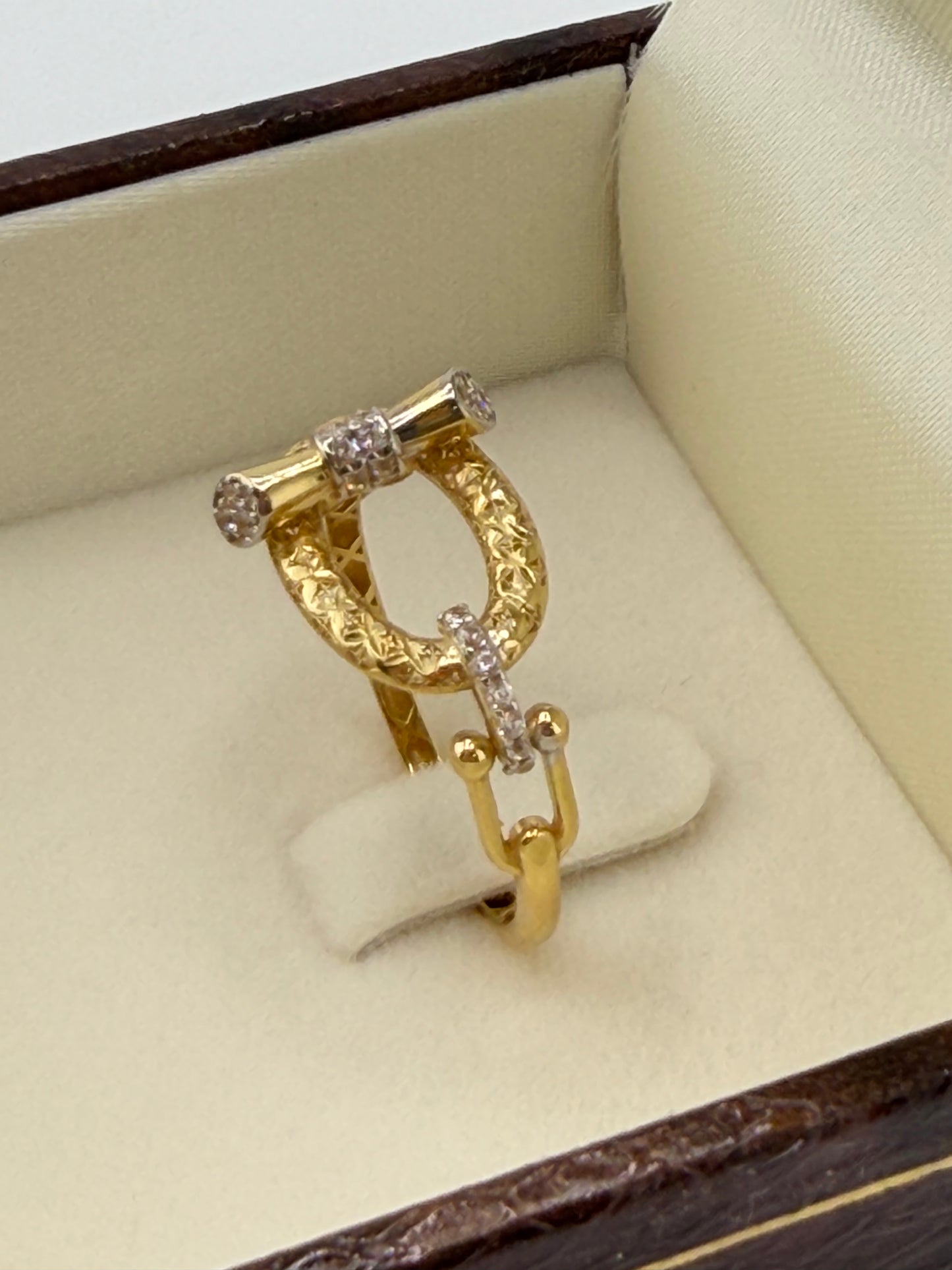 Bague en or jaune avec zircon – Taille 9