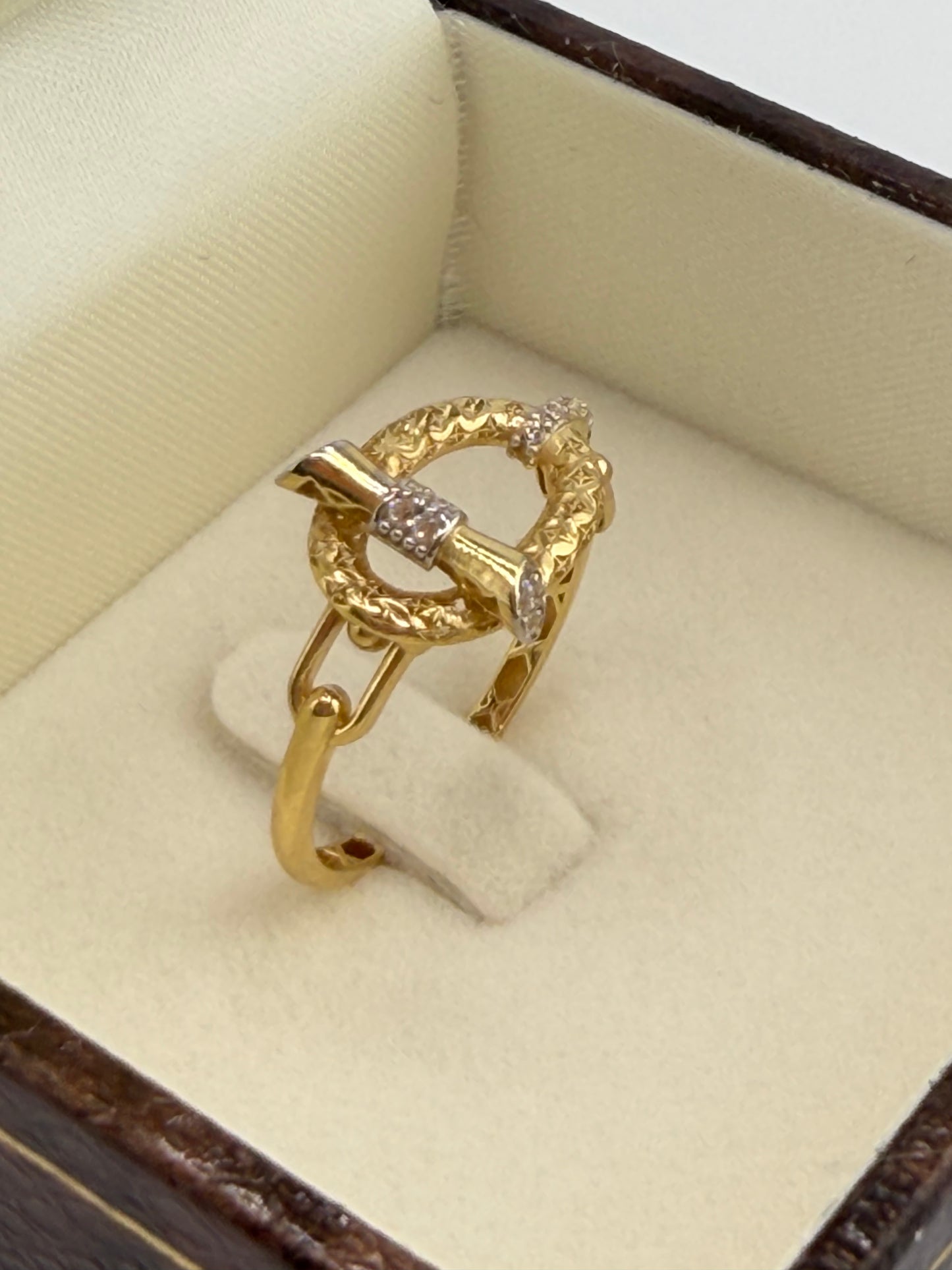 Bague en or jaune avec zircon – Taille 9