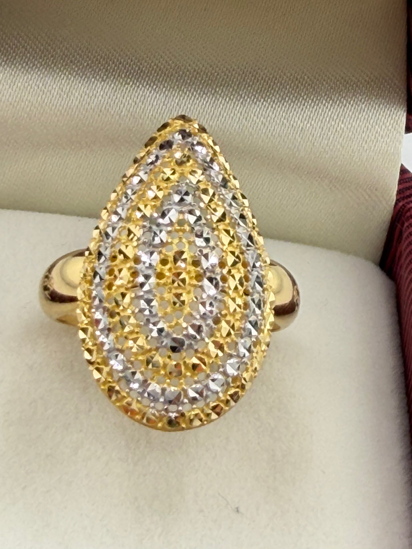 Bague en or jaune et or blanc 18 carats – 2,47 g