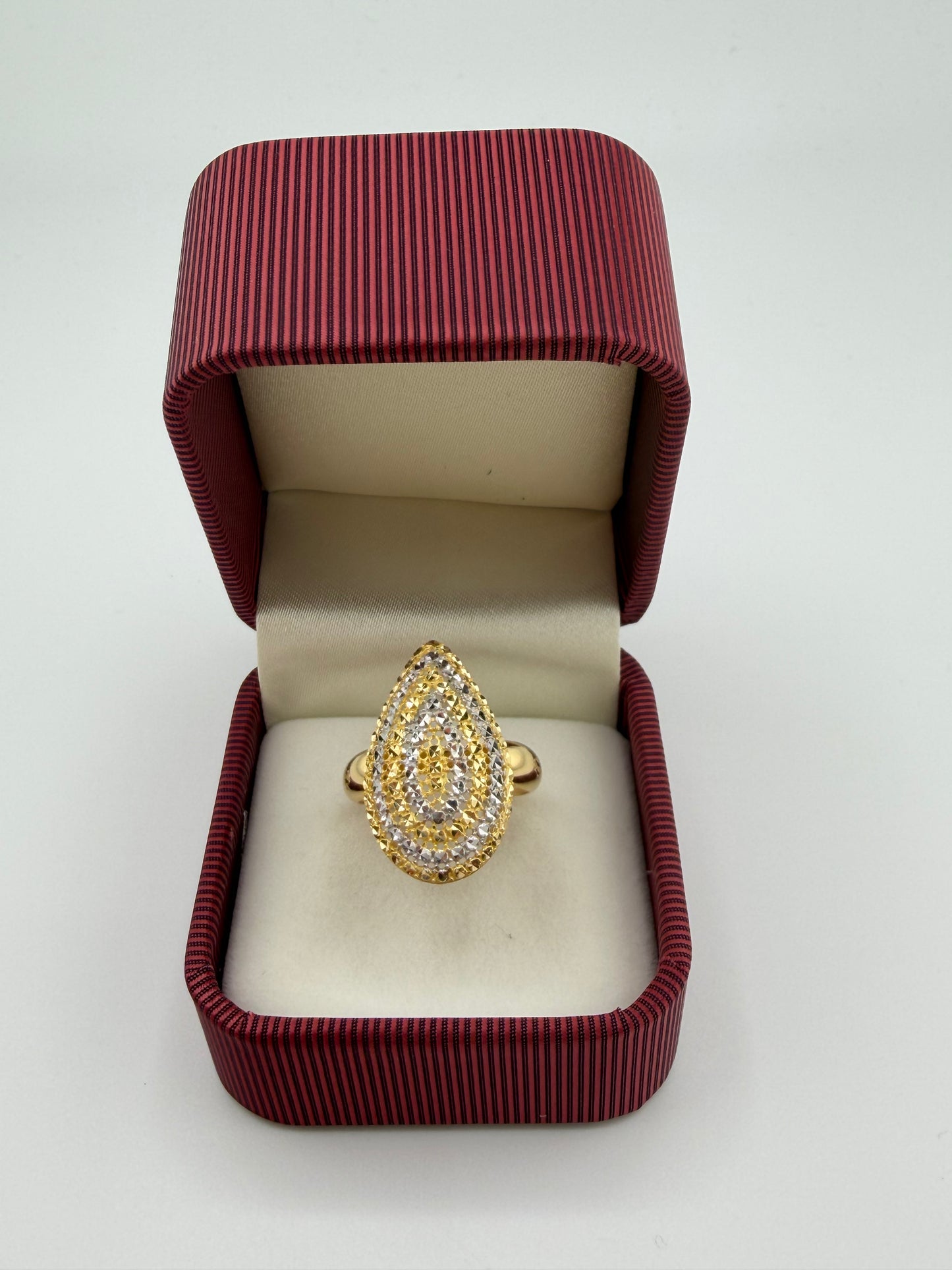 Bague en or jaune et or blanc 18 carats – 2,47 g