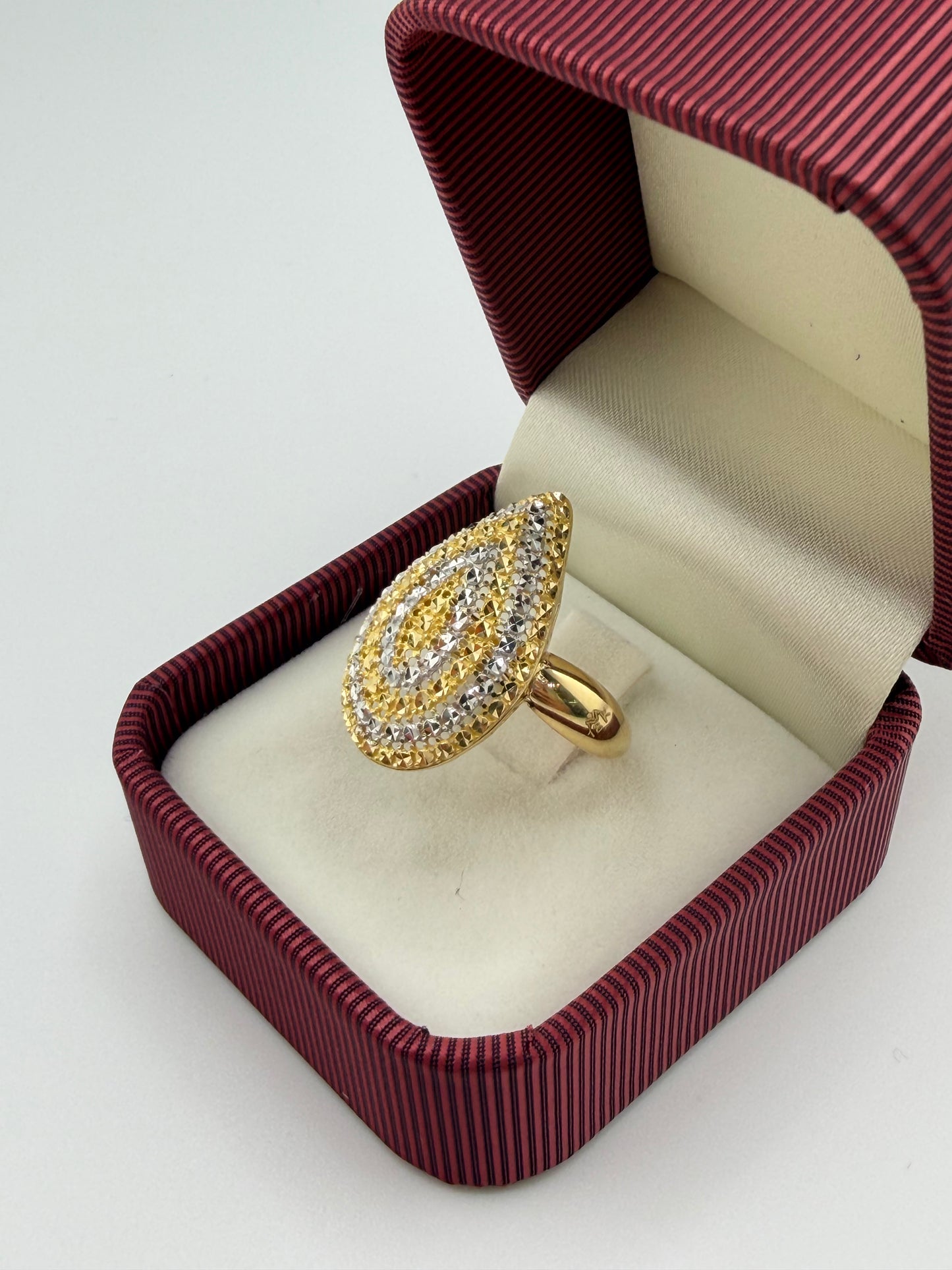 Bague en or jaune et or blanc 18 carats – 2,47 g