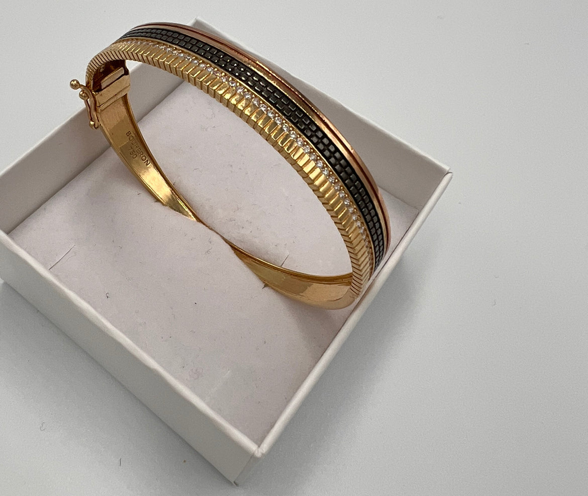 Three-color bracelet